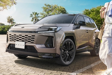 【モデル入り素材】Z（プラグインハイブリッド）